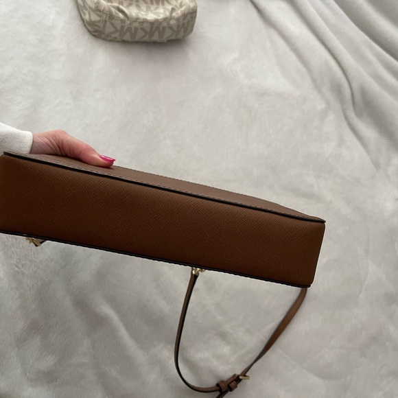 Brown Michael kors purse - Picture 4 of 4